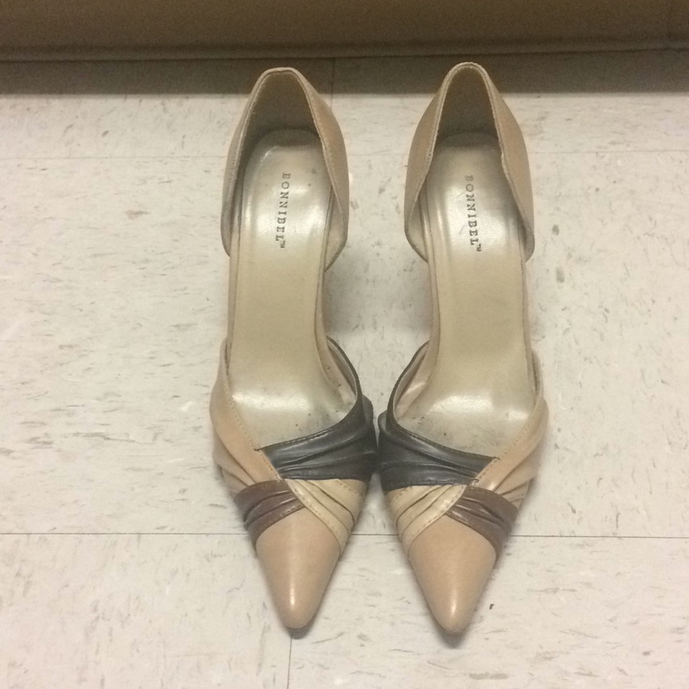 Bonnibel pointy toe heels size 6.5